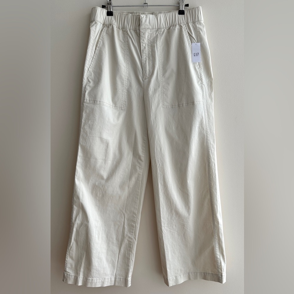 GAP Women’s Stretch Waist Off Duty Khaki Pants, Size Medium, NWT